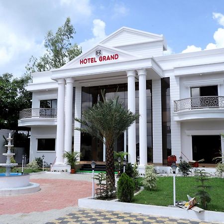 Hotel Grand Khuldabad Kültér fotó
