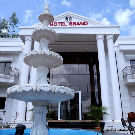 Hotel Grand Khuldabad Kültér fotó