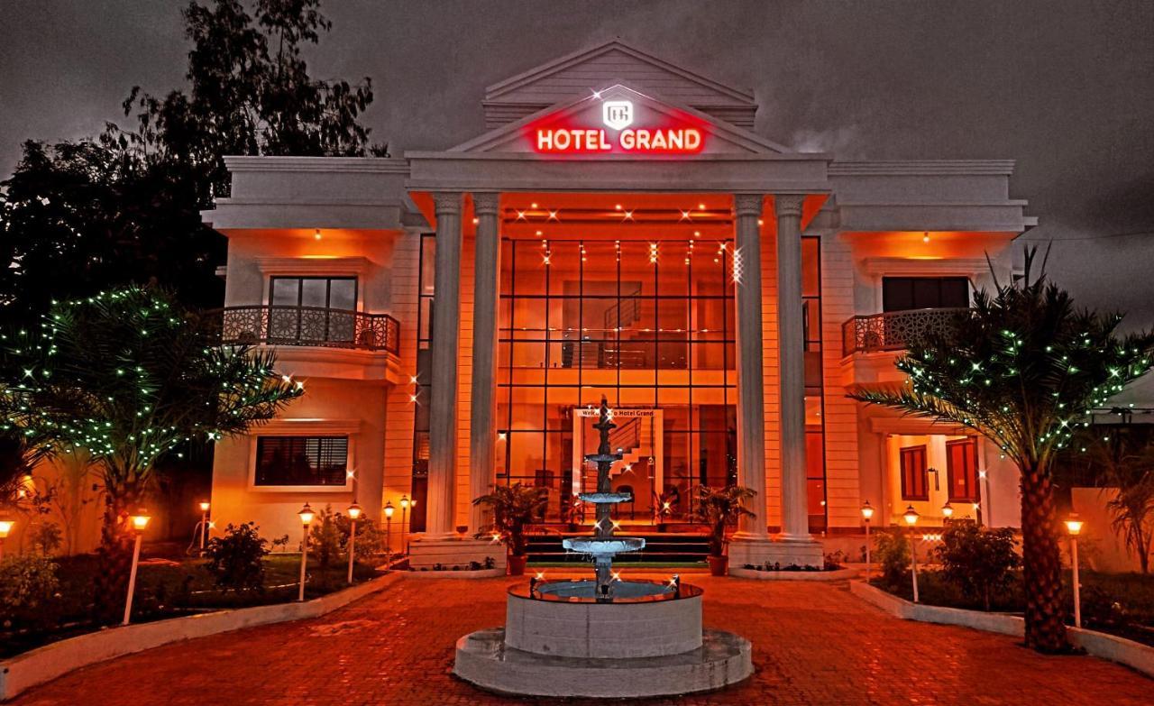 Hotel Grand Khuldabad Kültér fotó