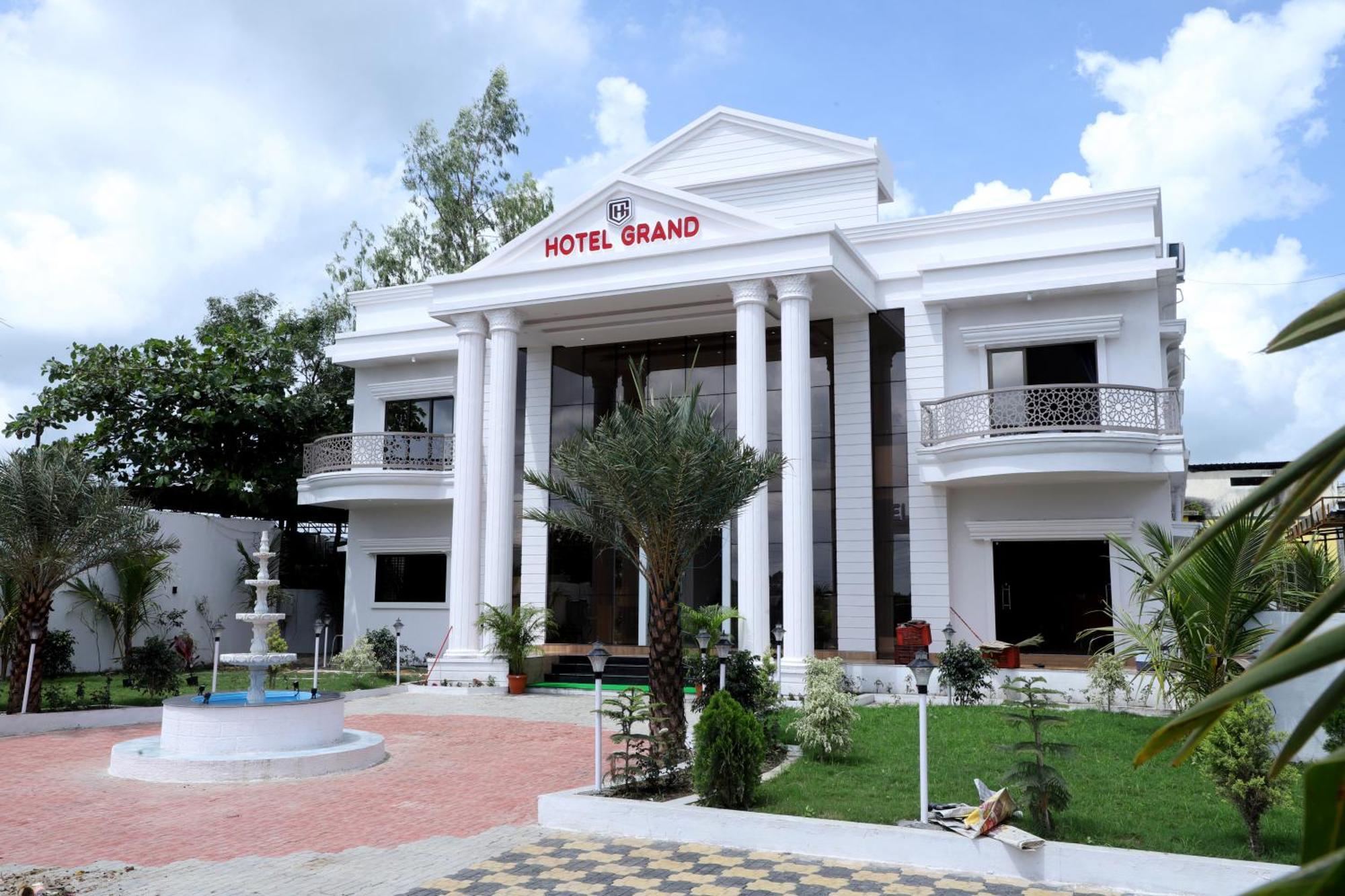 Hotel Grand Khuldabad Kültér fotó
